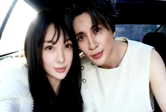 李雨桐情绪失控!发文怒斥薛之谦联手妻子坑害她,导致她抑郁12年 旧日恋人再掀风波