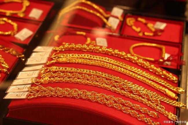 美以伊“大乱斗”点燃避险情绪!小摩高喊:黄金目标6300美元 金融市场巨震