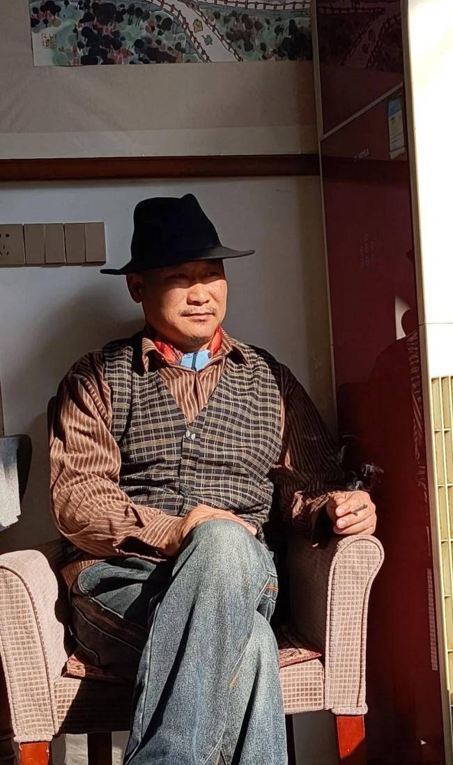 提笔绘山河 云端共绘新春色