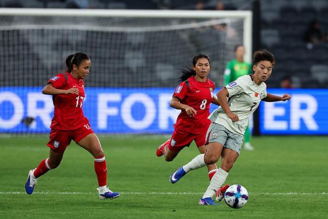 中国女足亚洲杯首战2比0胜孟加拉