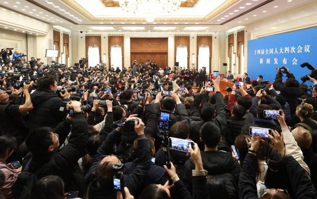 人大会议发言人答中国日报记者问 介绍大会议程与工作