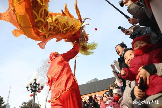 长春新民大街元宵巡游氛围感拉满 妙趣横生闹元宵