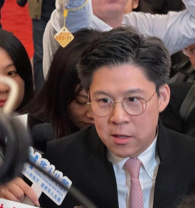 霍启刚强调香港国际机场重要地位 推动湾区民航协同