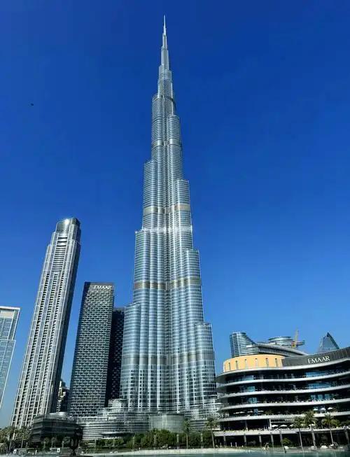 当事人回应一家9口迪拜旅游险遭空袭 与战争擦肩而过的幸运