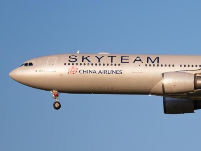 英籍乘客被指在航班上骚扰空乘人员 空中闹剧引众怒