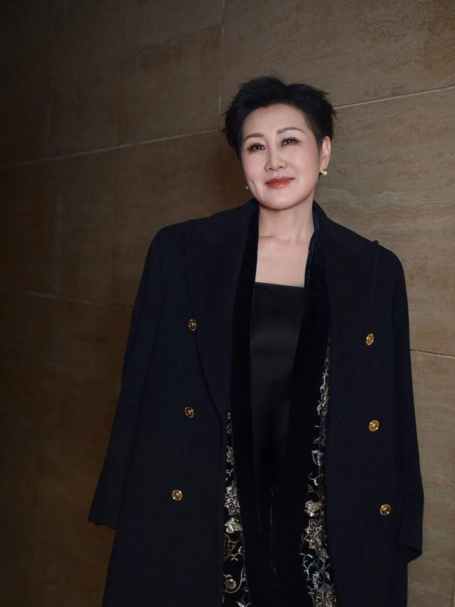 张凯丽建议出台演员签字措置见识 整治“争番位”乱象