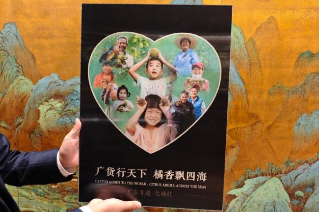 带苗参会！“90后”新农人代表“开箱”土特产