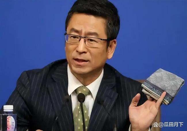 白岩松说农民养老金每月200的确低了 呼吁提高农村养老待遇