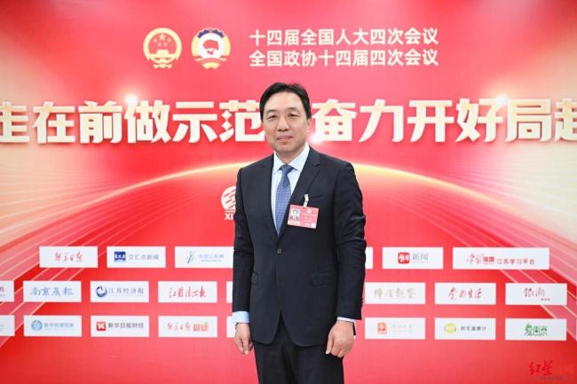 呼吁节假日公共停车位免费 促进消费释放活力