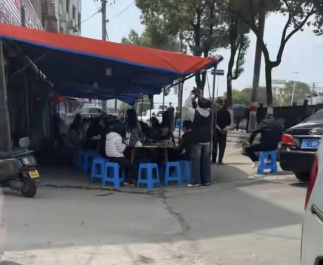 浙江网友喊话江西小炒快开门 全网催工爆红
