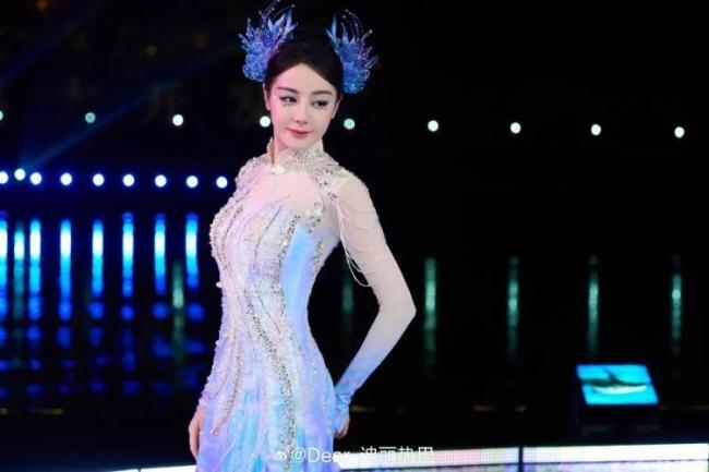 知情人称『迪丽热巴』已平安回国