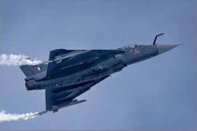 如何看待印度空军今年已摔三架飞机 光辉战机信任危机