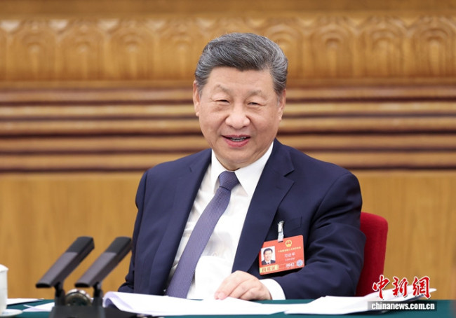 3月5日下午，中共中央总书记、国家主席、中央军委主席习近平参加他所在的十四届全国人大四次会议江苏代表团审议。中新社记者 盛佳鹏 摄