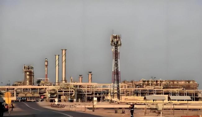 刺杀哈梅内伊、导弹对轰、战火蔓延……8分钟复盘美以伊一周战事 中东局势急剧恶化