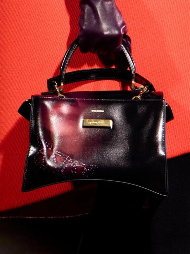 巴黎时装周 光与影的时尚探索