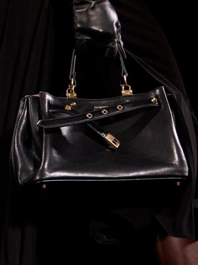 巴黎时装周 光与影的时尚探索