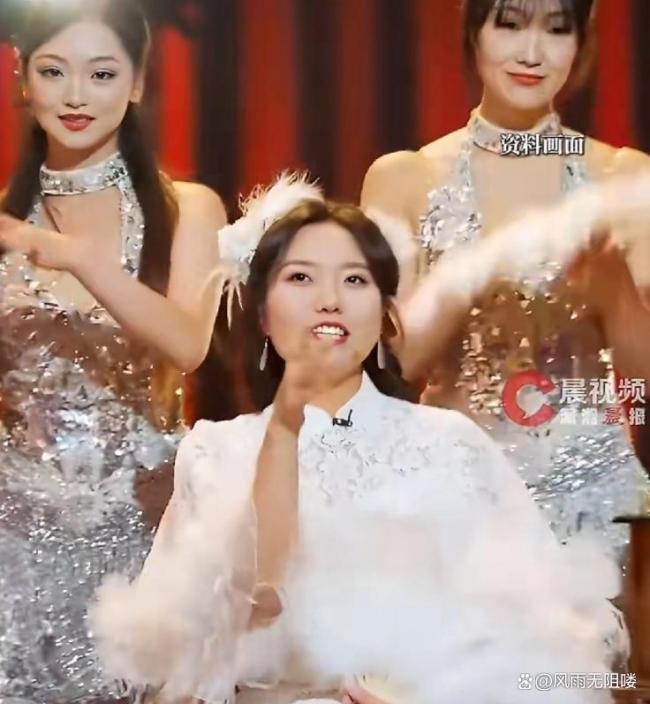 李雪琴搂席吃一半去健身 自律狠人式瘦身