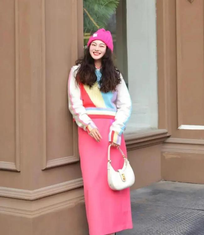 春季彩色毛衣搭配技巧 四种风格随心切换