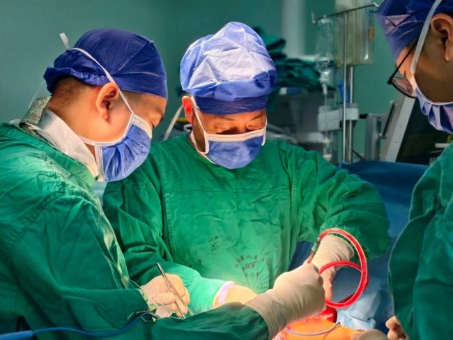 50岁大姐睡觉时粉碎性骨折 癫痫发作所致