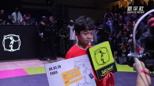 13岁中国小孩哥斩获世界街舞冠军