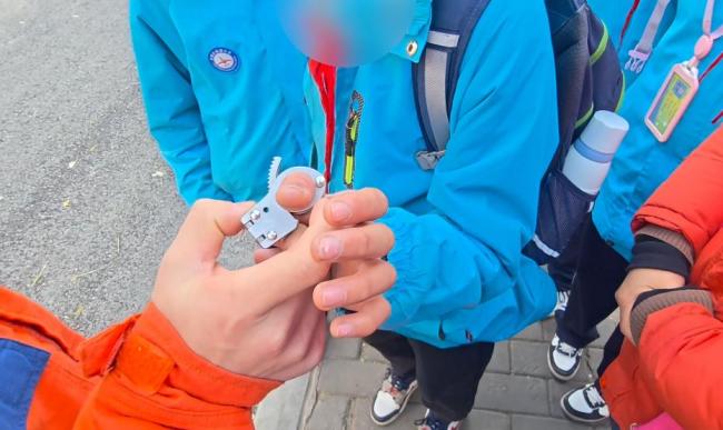 “网红蝴蝶刀”暗藏风险 安全隐患需警惕