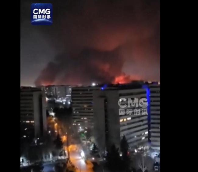 7小时5轮密集袭击！伊朗导弹撕裂夜空 中东局势急剧升级