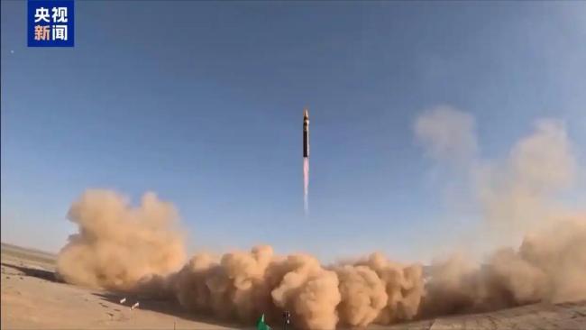 7小时5轮密集袭击！伊朗导弹撕裂夜空 中东局势急剧升级