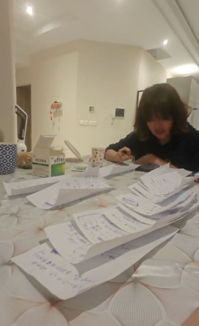 470名华人的万里归途 战火中的生死撤离