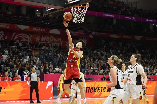 中国女篮65-80不敌比利时