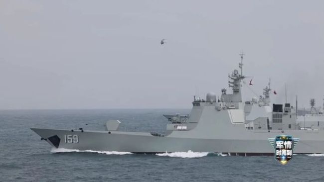 052D日喀则舰首训画面公开 驰骋深蓝联合训练