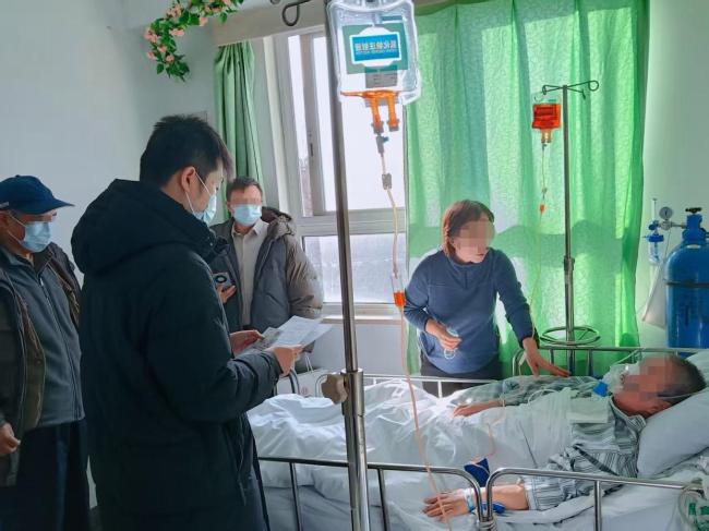 独居老人病倒存款怎么取 共商共治解难题