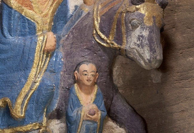 古蜀道唐代老君骑马像被涂颜料 珍贵文物遭破坏