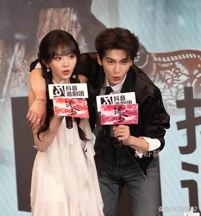 张凌赫田曦薇暗暗比心 下意志亲密反映甜翻网友