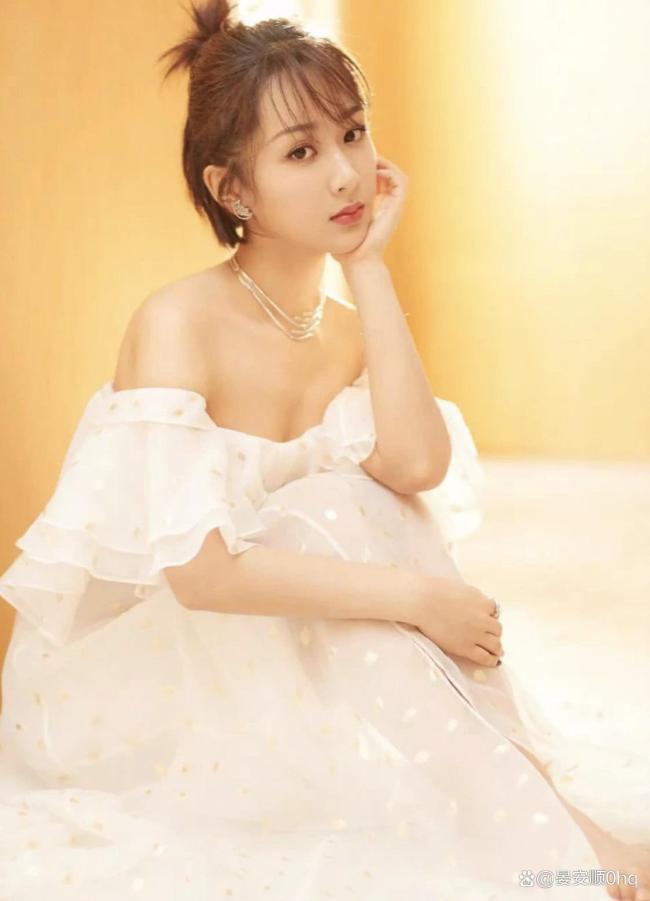 杨紫在罗马一眼认出粉丝