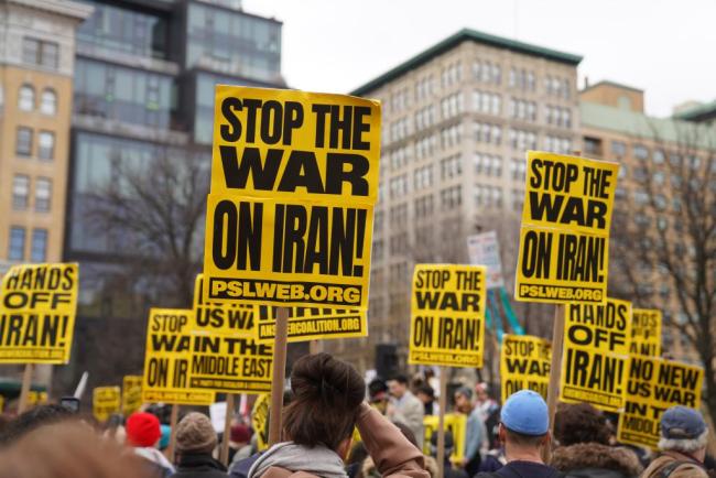 美伊战争开始反噬美国经济 油价飙升引发危机