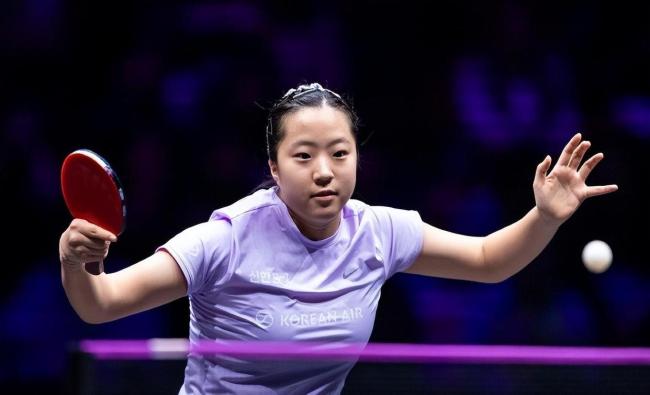 王艺迪4-3战胜申裕斌 暖心关怀对手