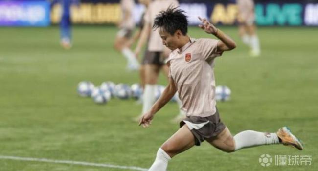 陪看中国女足vs中国台北女足 争夺四强席位