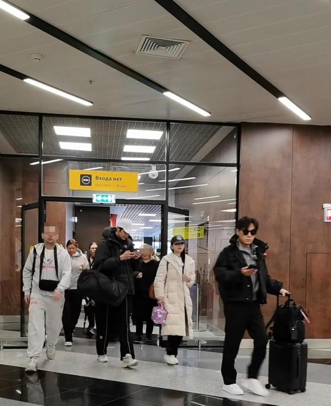 金莎孙丞潇录妻旅全程牵手 未婚情侣引发热议