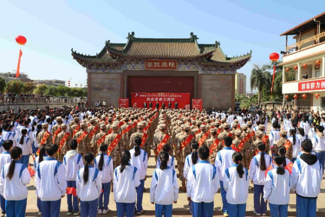 英歌舞巡游欢送新兵仪式感拉满