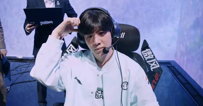 Rookie场外爆雷，LPL初代冠军崩盘！五人全部翻车，无一人能幸免 IG五虎集体塌房