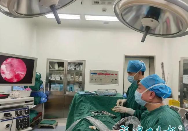 女子看热闹鼓膜被震出大窟窿 礼炮声中的“看不见的危险”