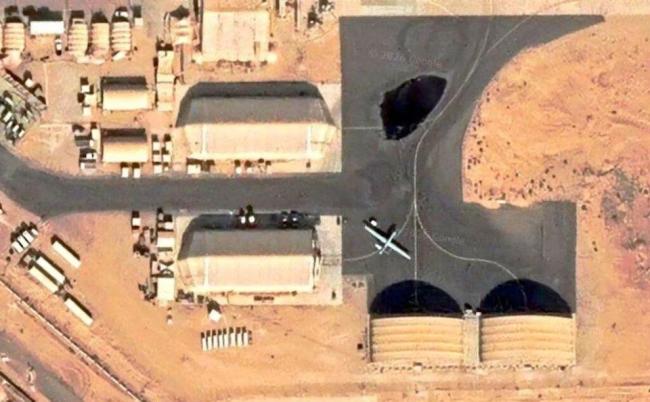 美军基地遭袭画面曝光 防空网被撕开缺口