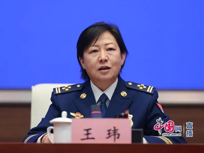国家消防救援局新任新闻发言人王天瑞亮相 通报2025年消防安全形势