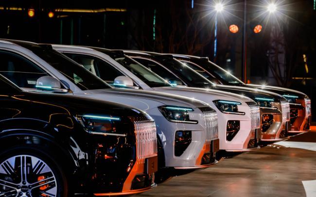 极氪8X销量38分钟破万 公证数据真实 硬核配置引爆市场