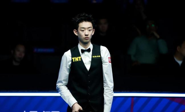 周跃龙晋级斯诺克世界公开赛16强 平稳取胜展现实力