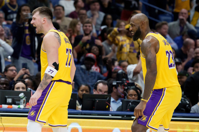 沃西：湖人正打出总冠军级别的篮球