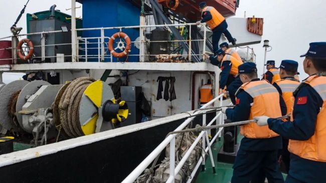 打击海上走私,海警在行动!