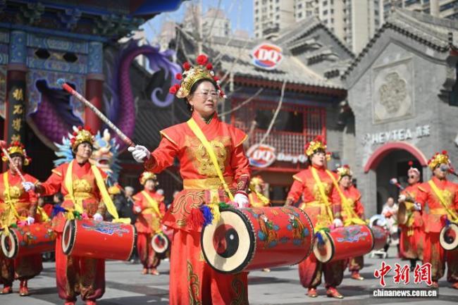 兰州老街迎二月二龙抬头传统民俗活动 祈愿鸿运风调雨顺