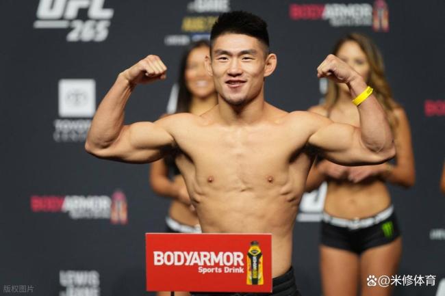 中国UFC名将直击美国光天化日持枪抢劫，三年前他曾命悬一线 亲历惊魂时刻