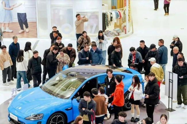 小米全国门店开启新一代SU7试驾